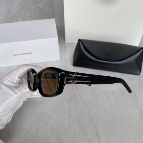 Gentle Monster Black Square Sunglasses Gold Logo Chic Statement main image 9